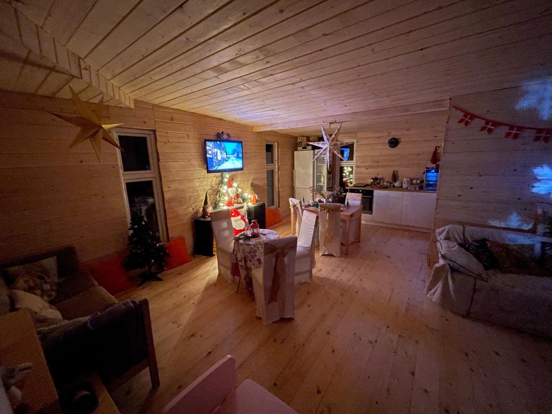 Communal lounge/ TV room