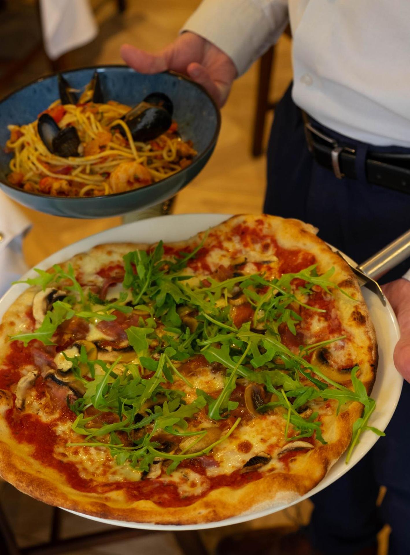 Restaurant/places to eat