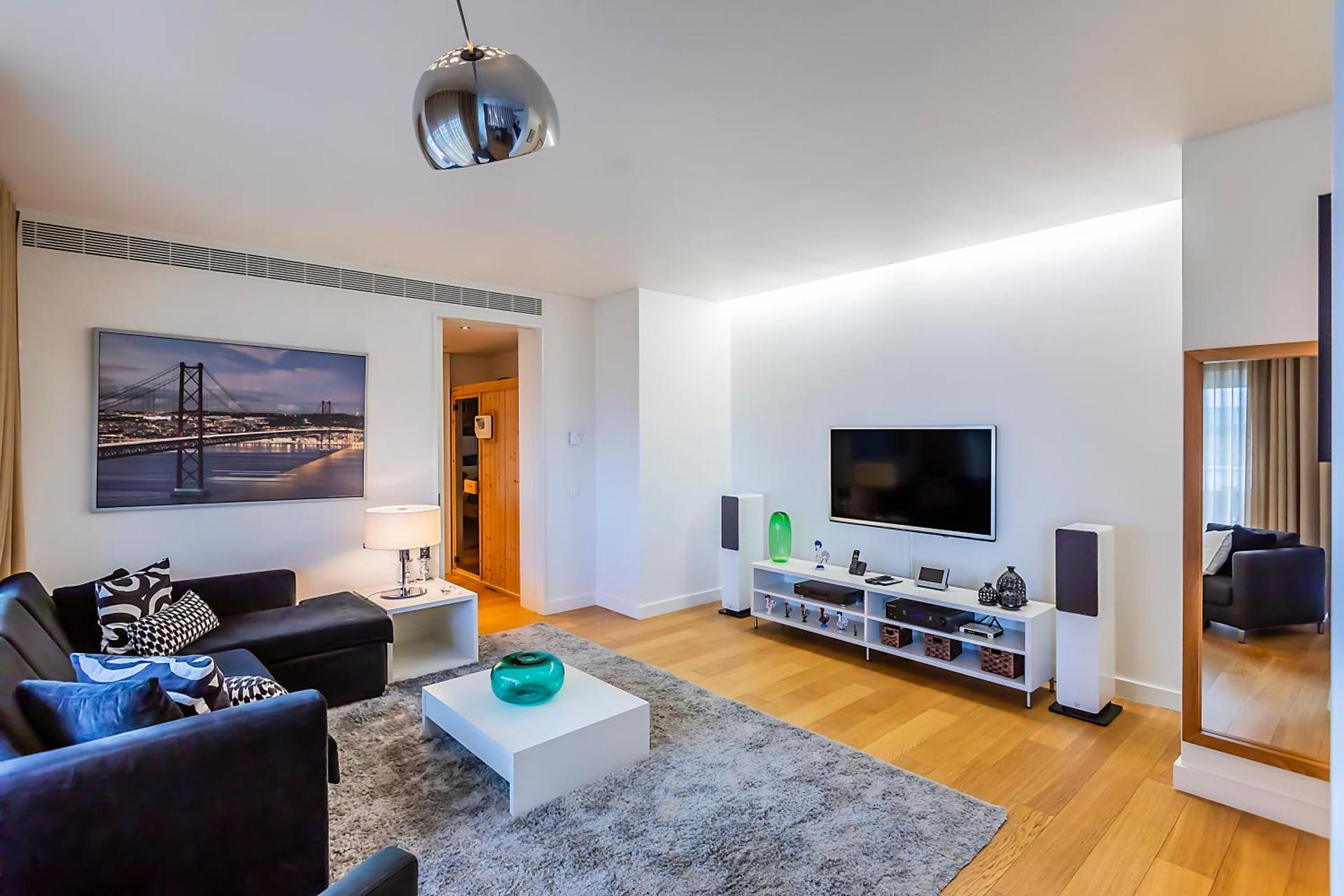 Communal lounge/ TV room