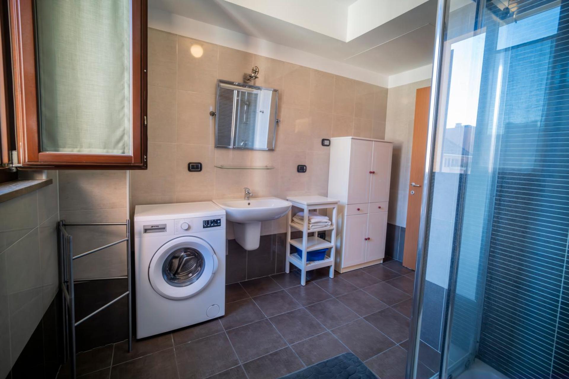 Flat with terrace close to Forum and Milanofiori Metro