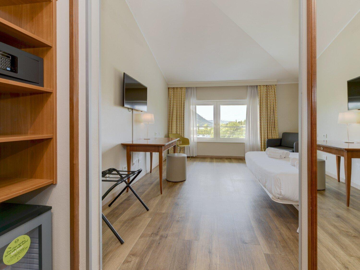 Photo of the whole room