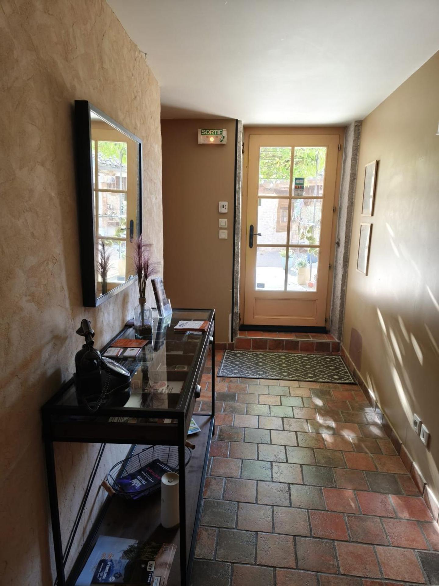 GITE DU ROY D'AMONT Plaine de l'Ain, repas sur réservation