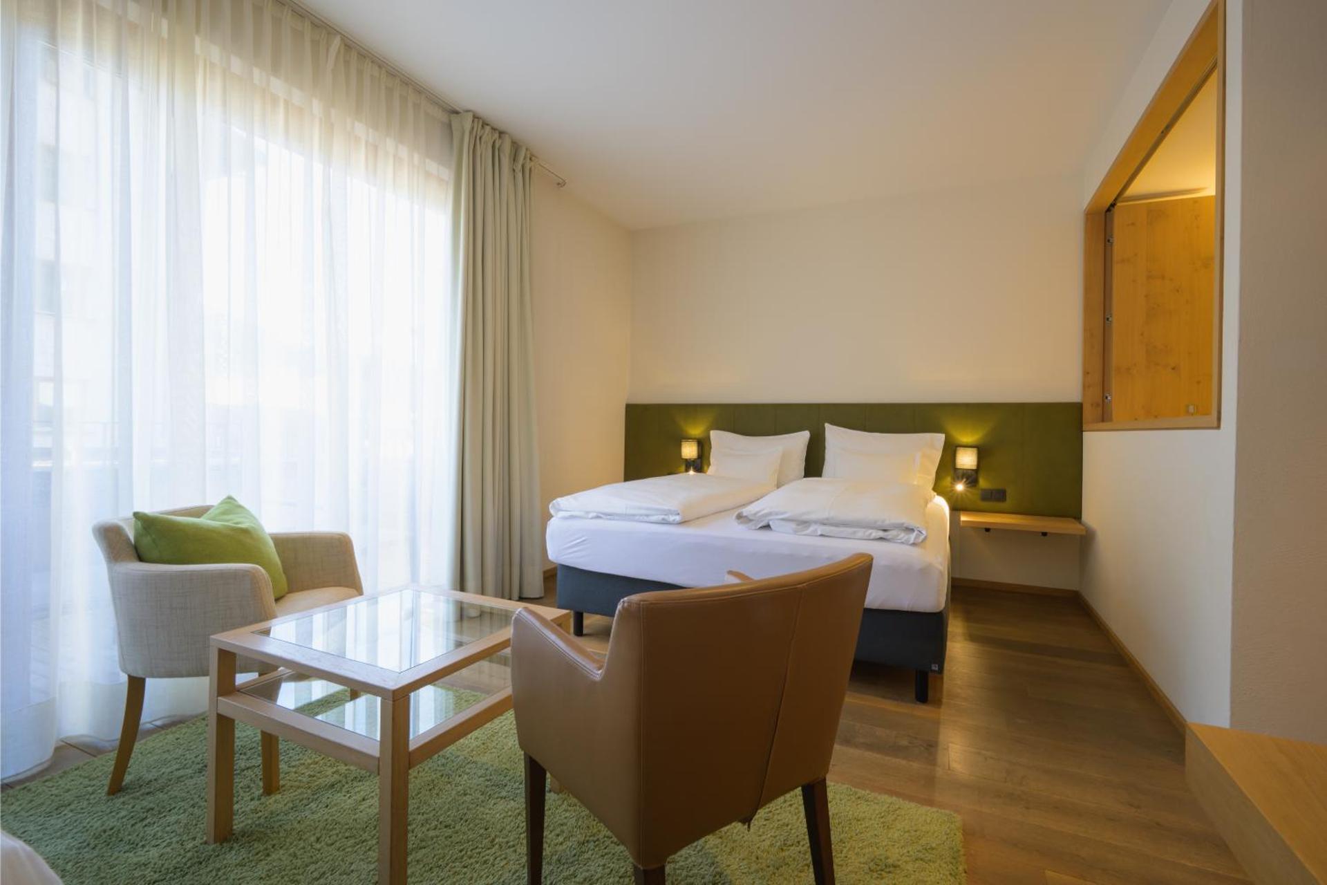 Deluxe Garden View with Balcony