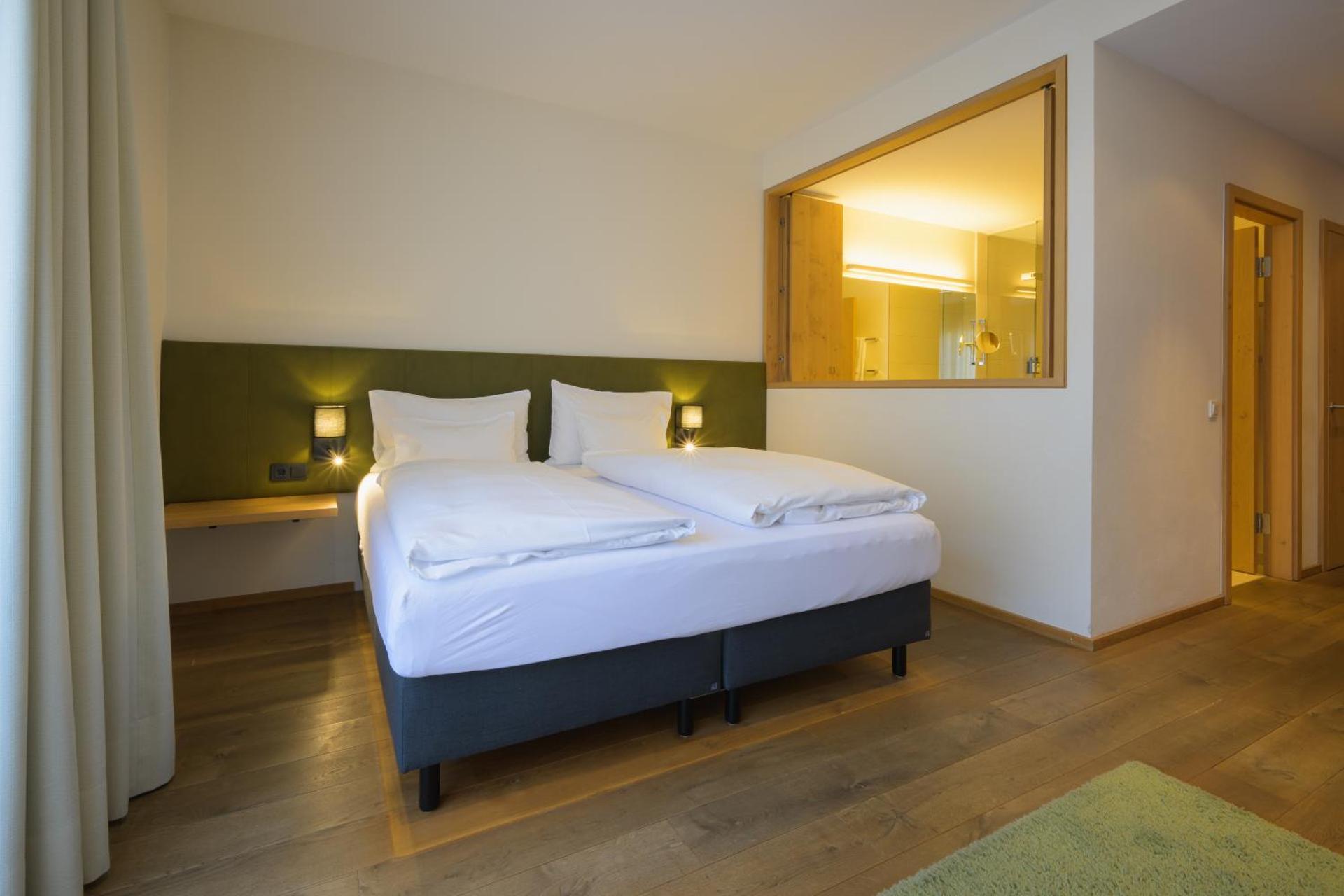 Deluxe Garden View with Balcony