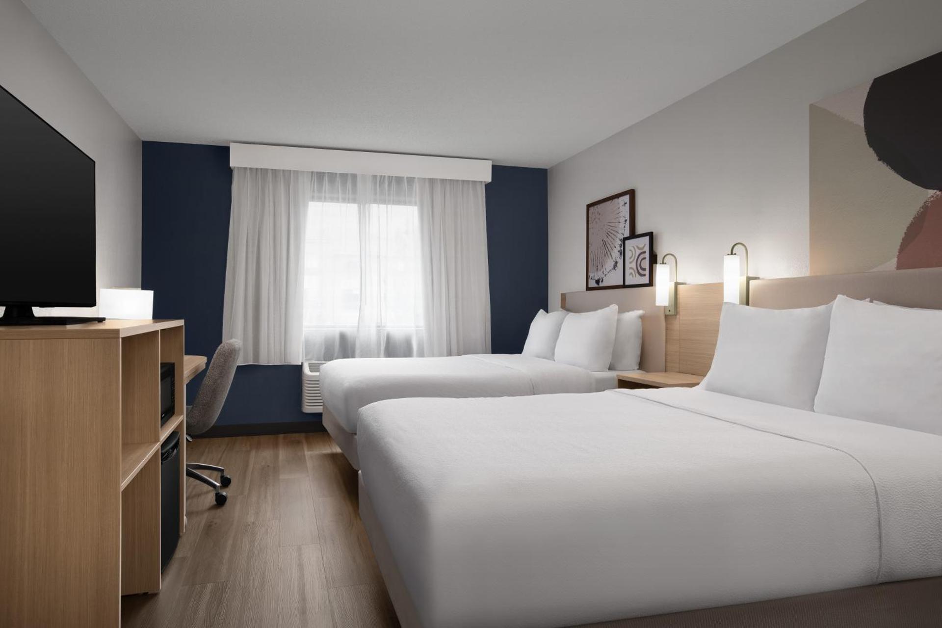 Spark by Hilton Lakewood Denver Southwest