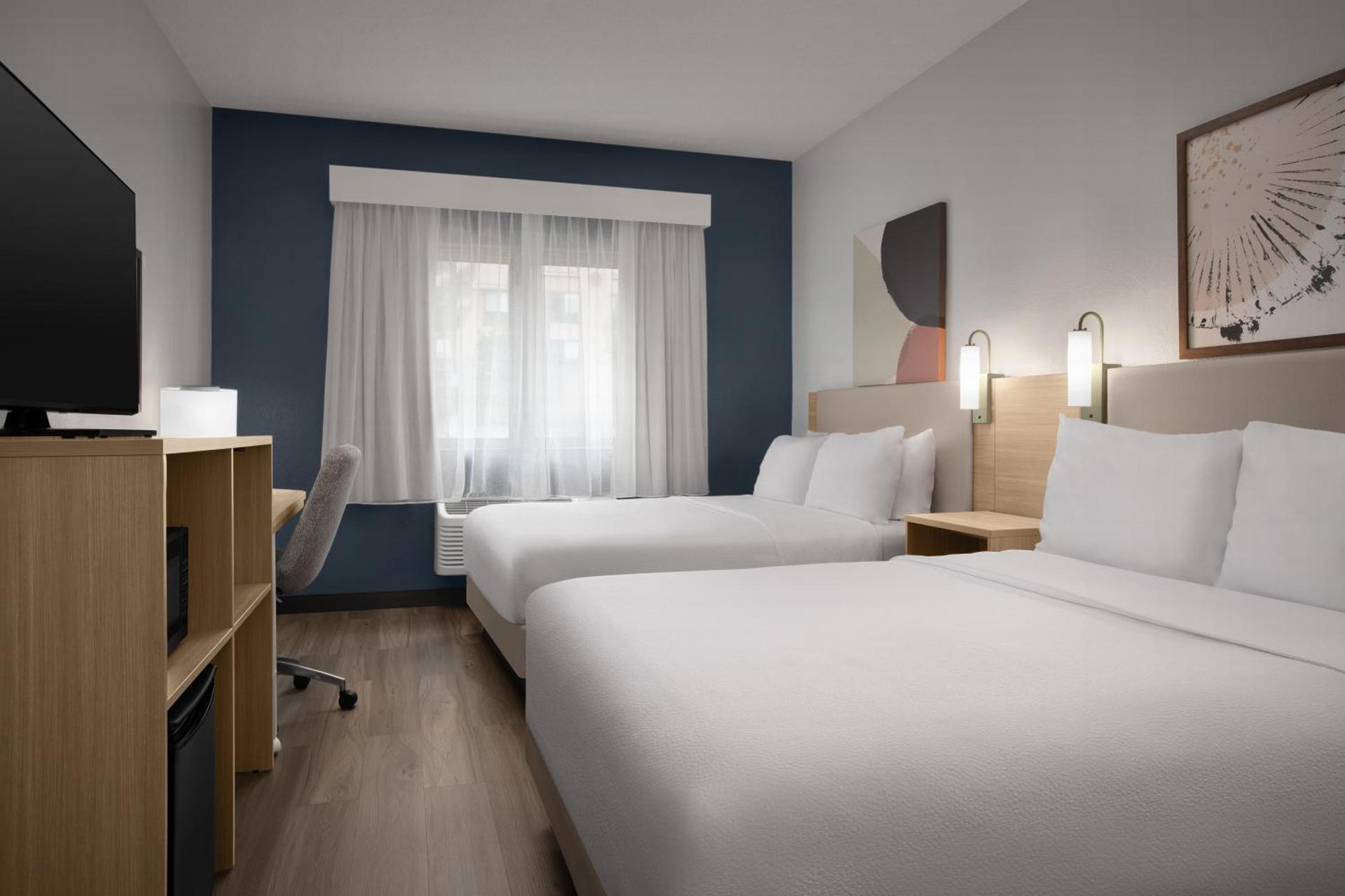 Spark by Hilton Lakewood Denver Southwest