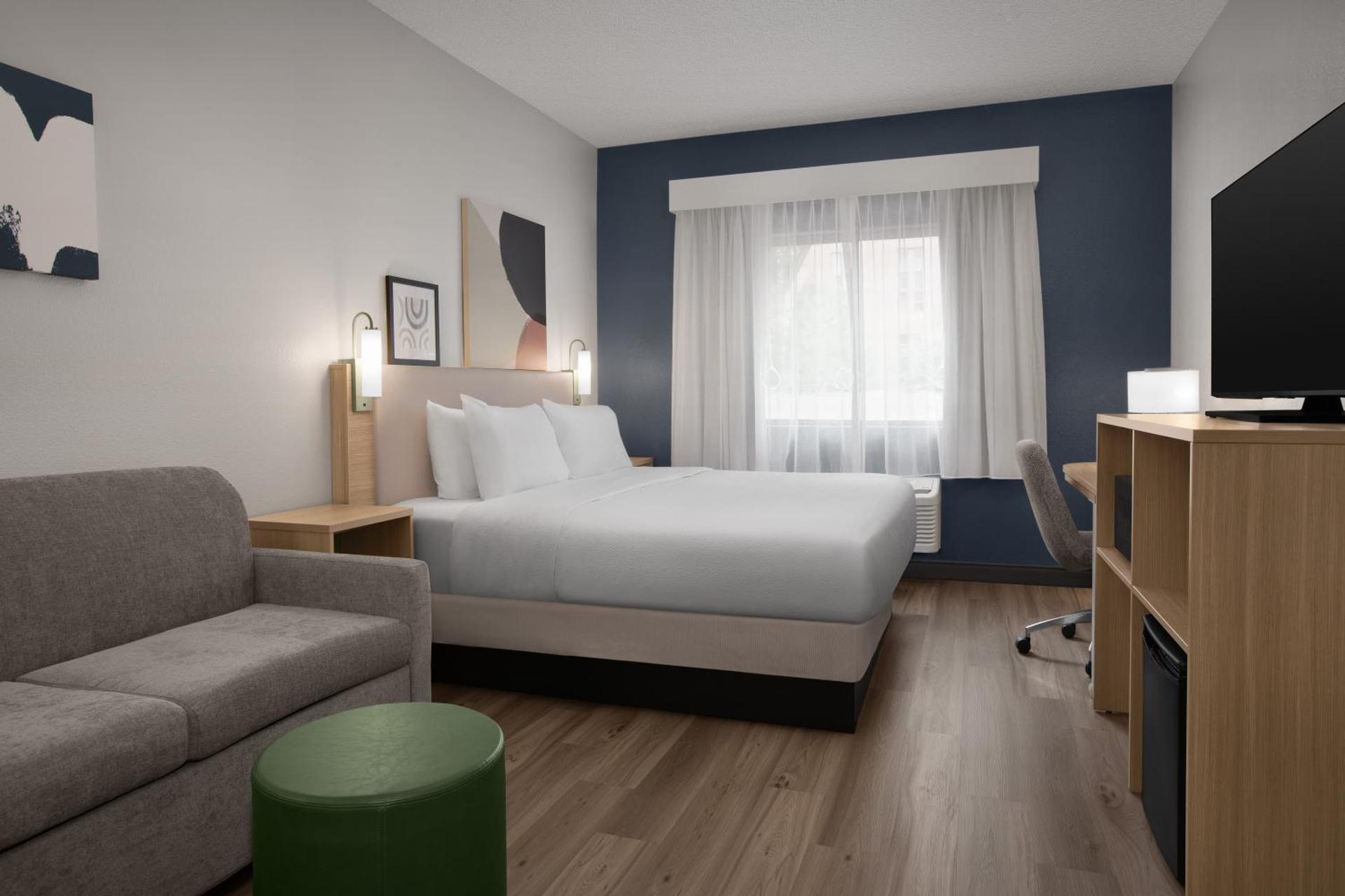 Spark by Hilton Lakewood Denver Southwest