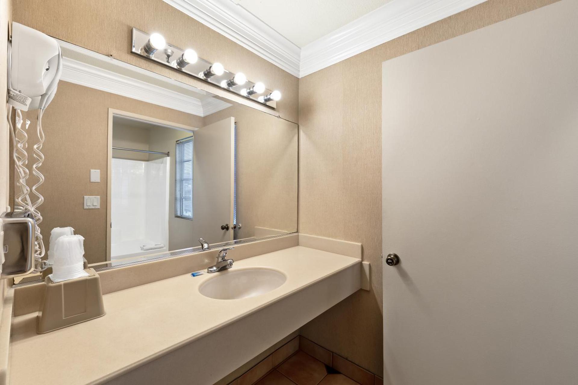 Americas Best Value Inn San Clemente Beach