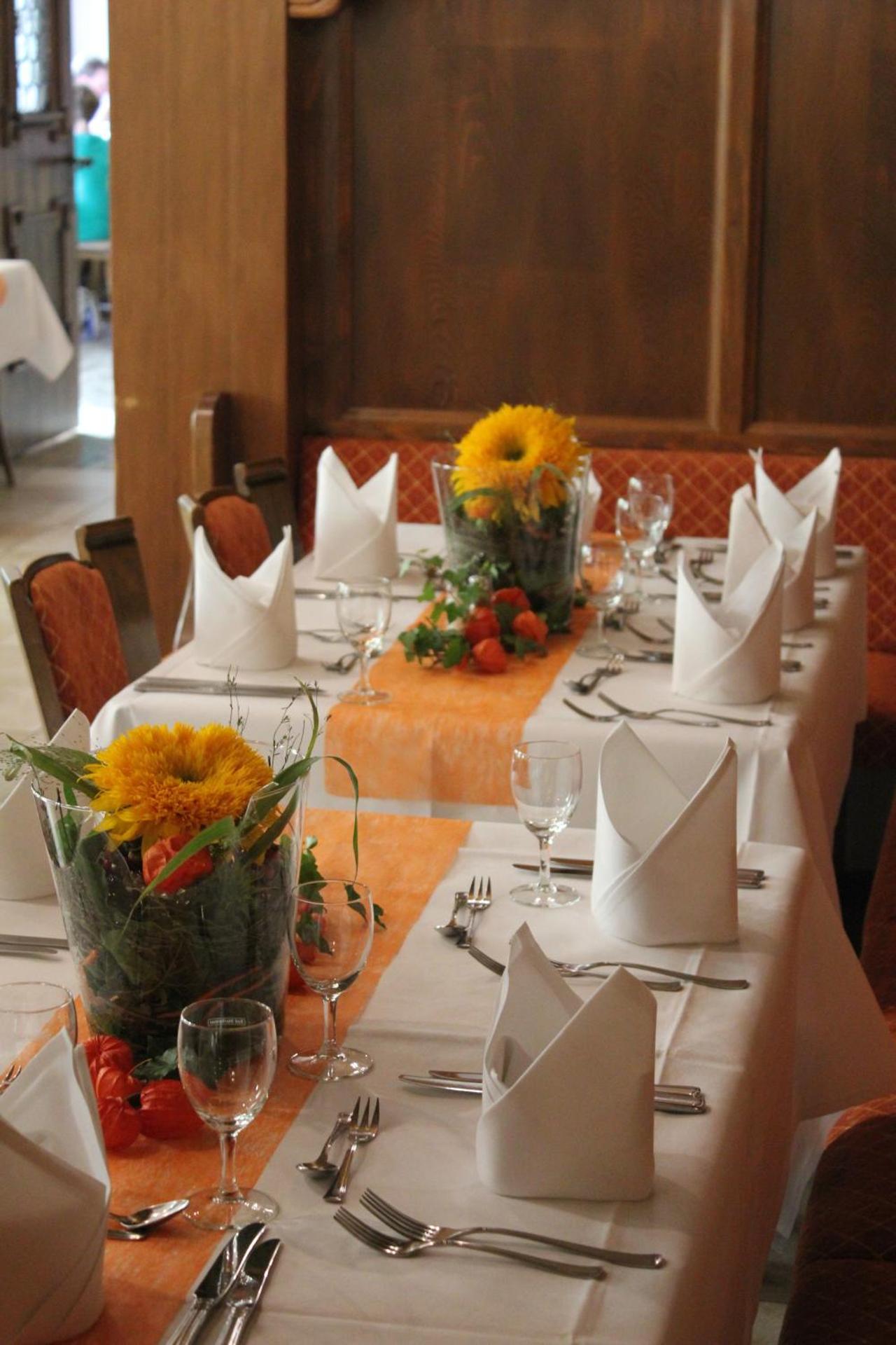 Restaurant/places to eat