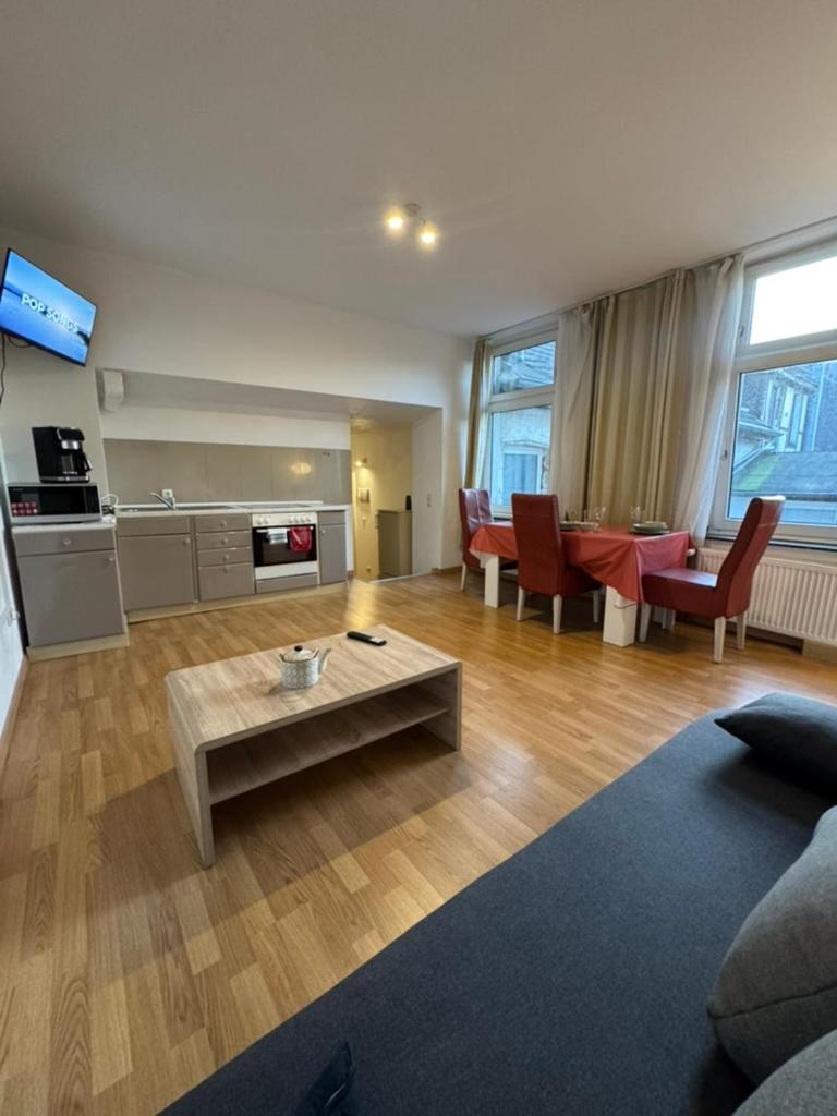 Schöne 2 Zi Whg MG Altstadt