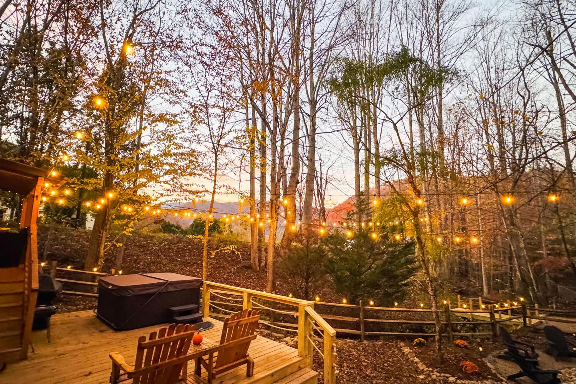 Hot Tub and Stone Fire Pit Smoky Mountain Oasis!