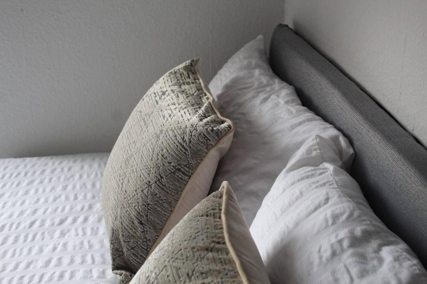 SHM Stays NECAirport M6 Free Parking Available