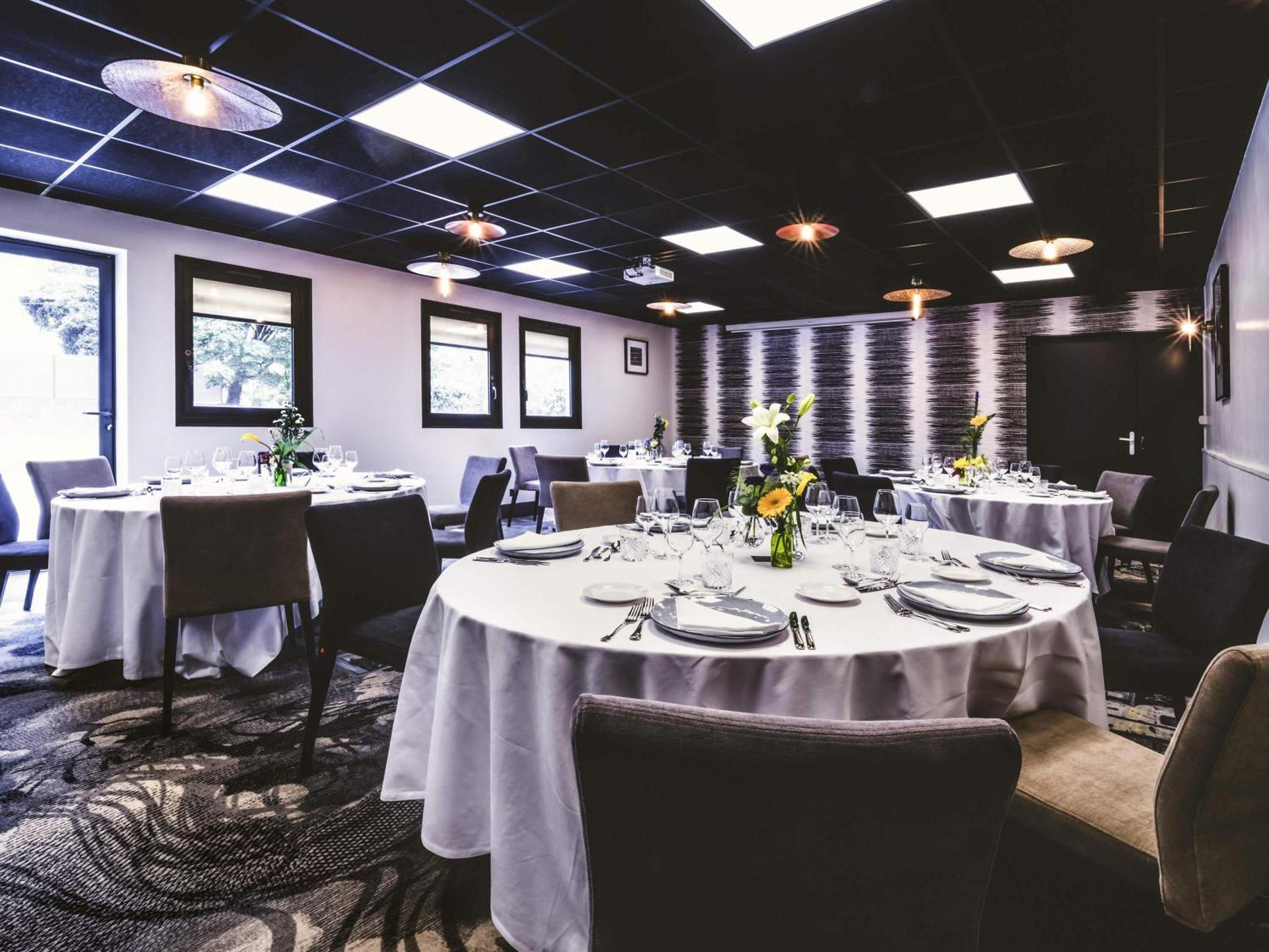 Meeting/conference room