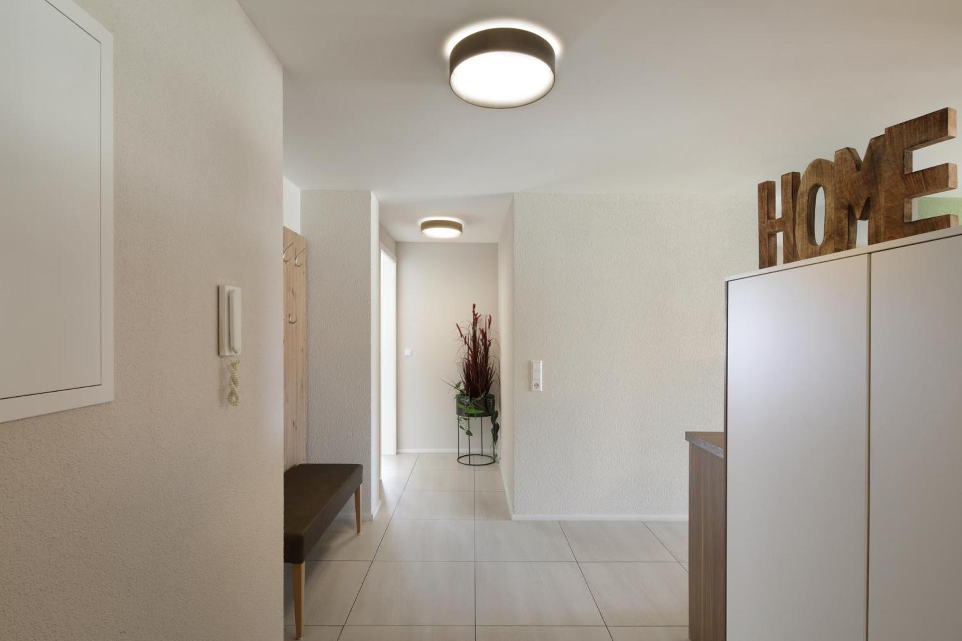 Modernes 95 qm Apartment nahe Rulantica Garten Parkplatz WLAN