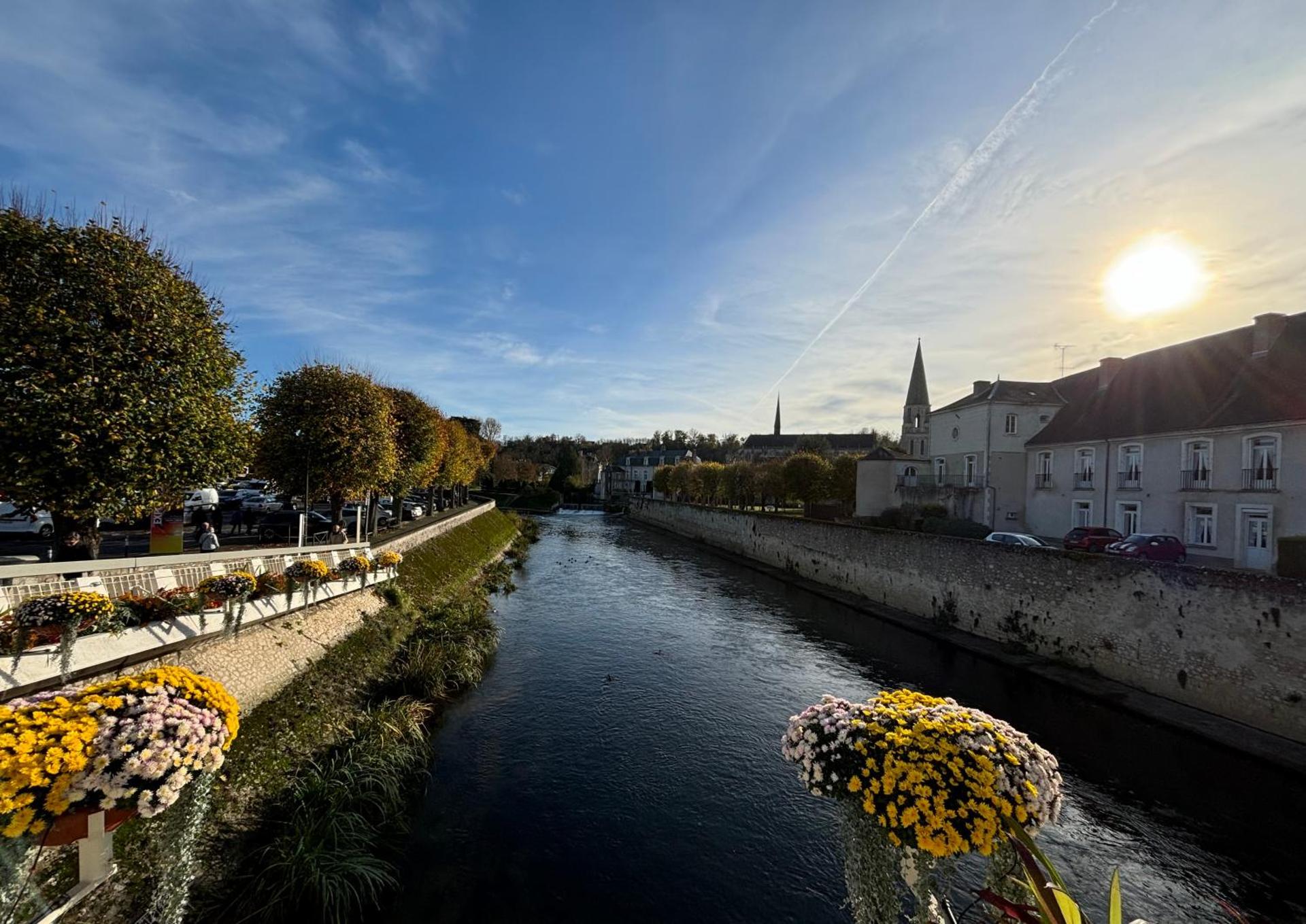 T2 rénové au coeur de Vendôme avec parking - Le Kozy