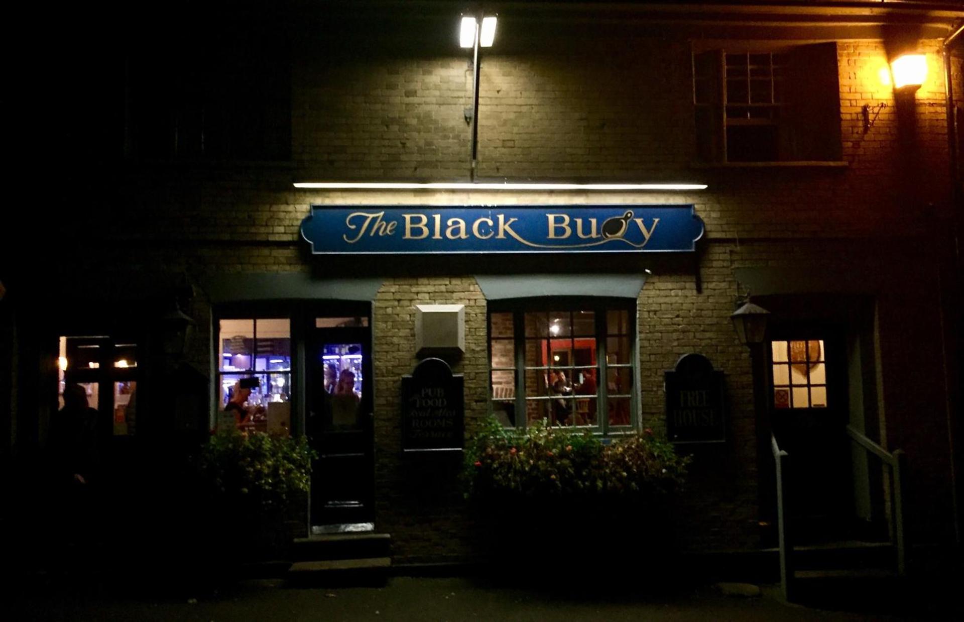 Cosy Cottage Fireplace Patio Pet Train Stn