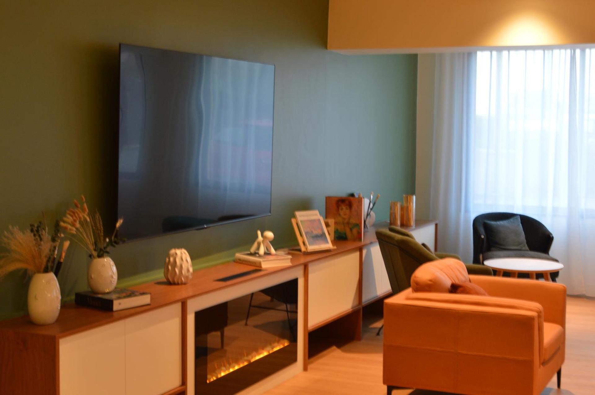 Communal lounge/ TV room