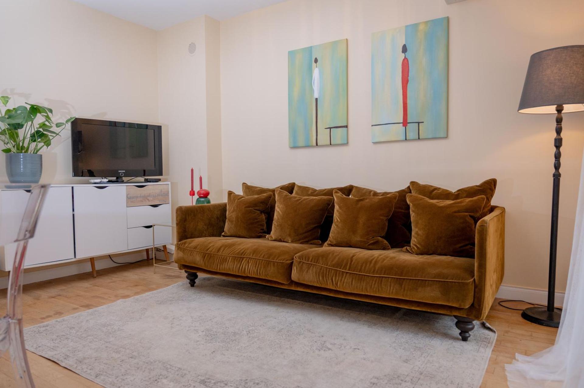 Large magnificent terrace (40 sq.m)