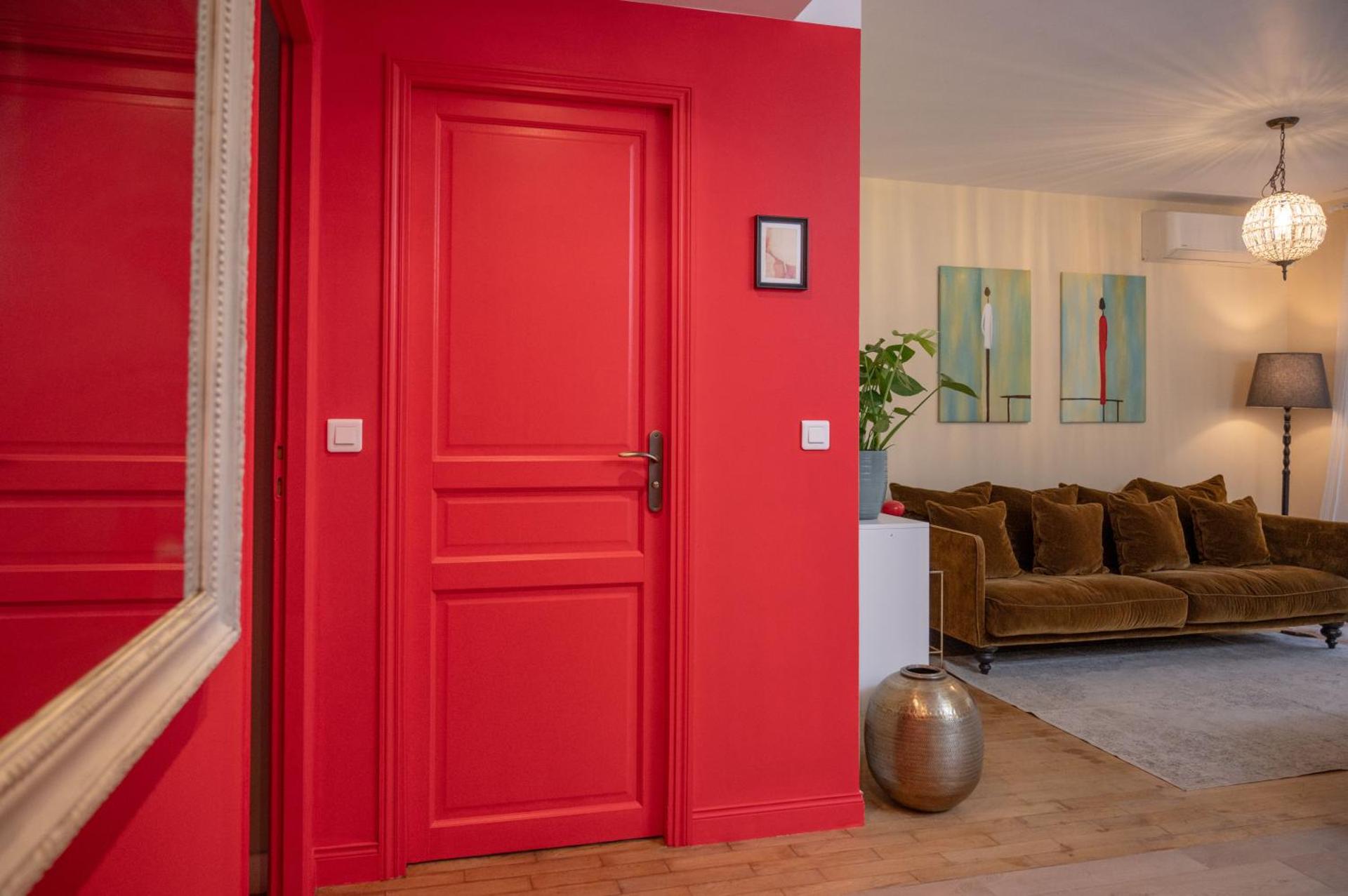 Large magnificent terrace (40 sq.m)