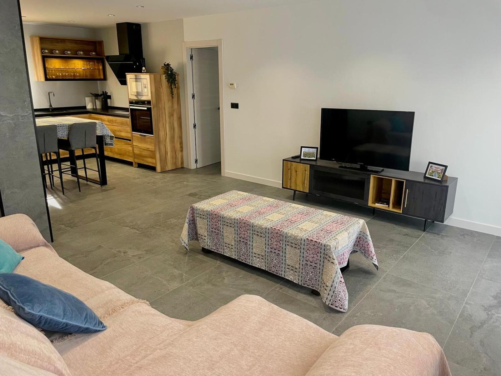 Communal lounge/ TV room