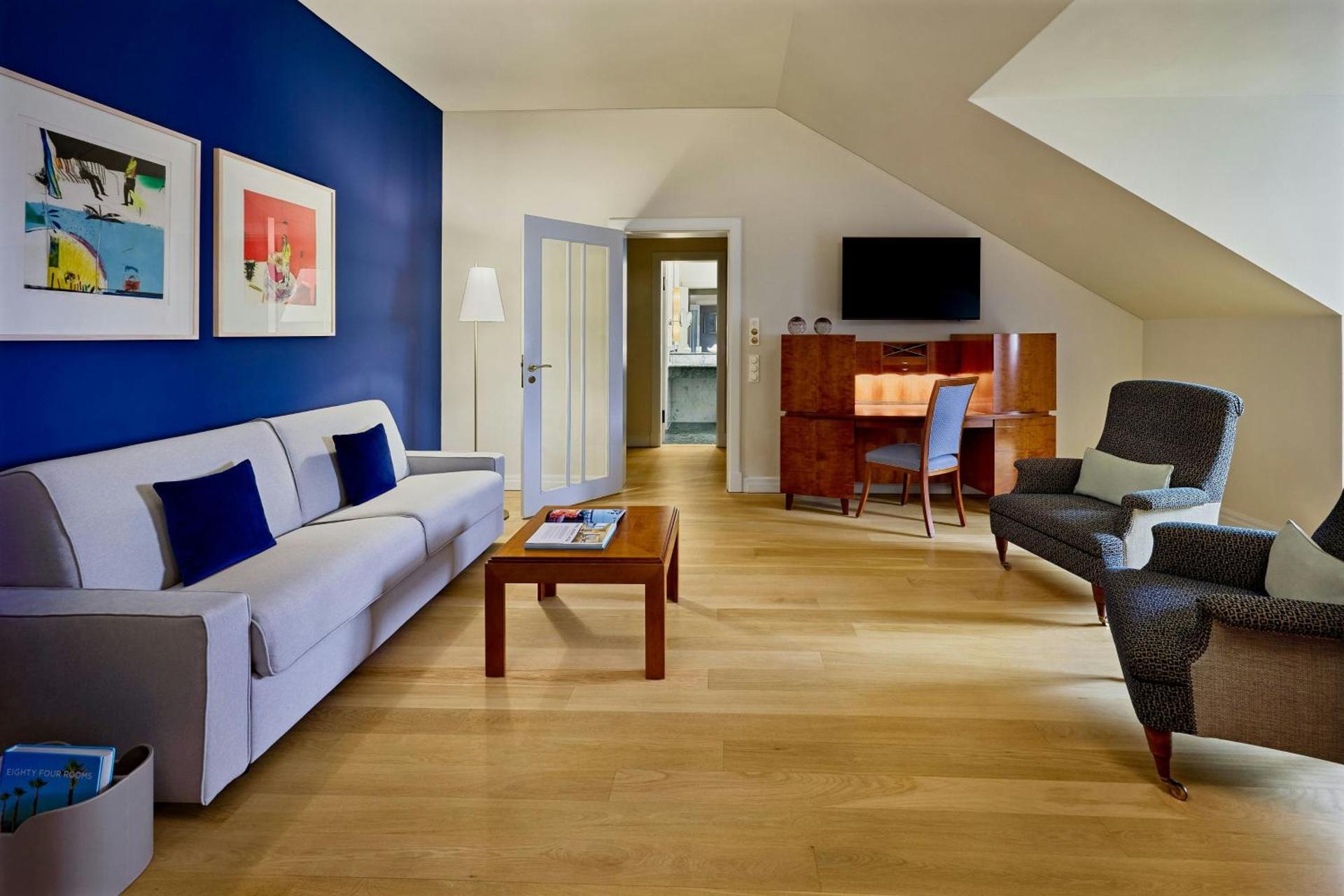 Photo of the whole room