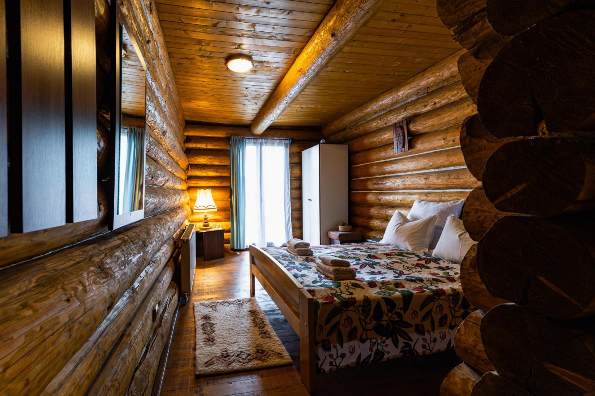 Papa la Șoni Gastro-Pensiune