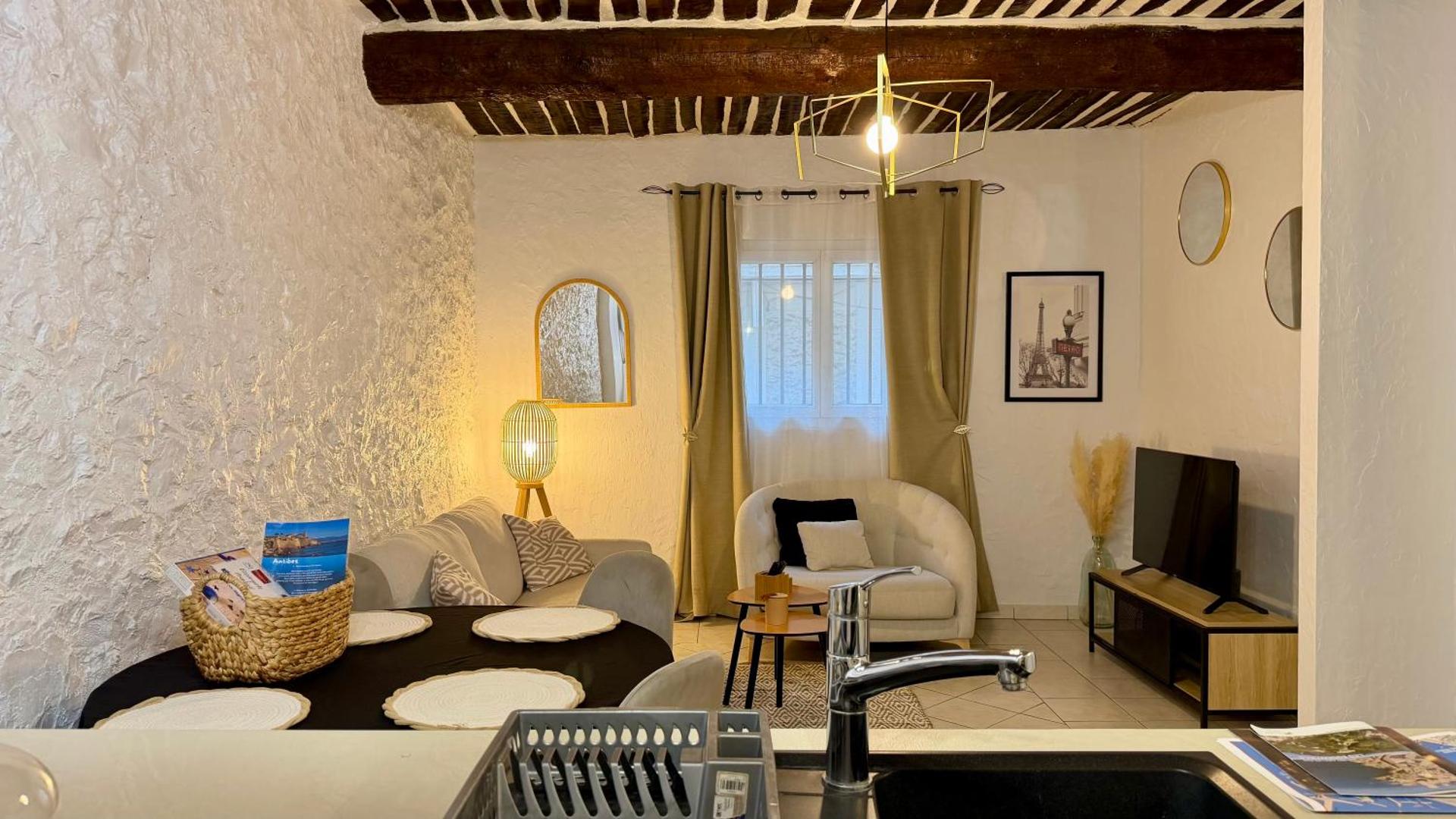 2 pièces Vieil Antibes