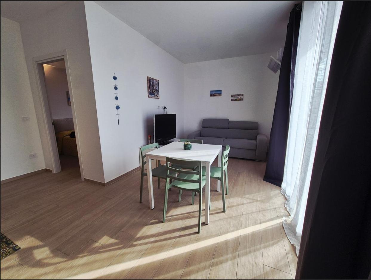 The Sun 365 - Sea View Apartment