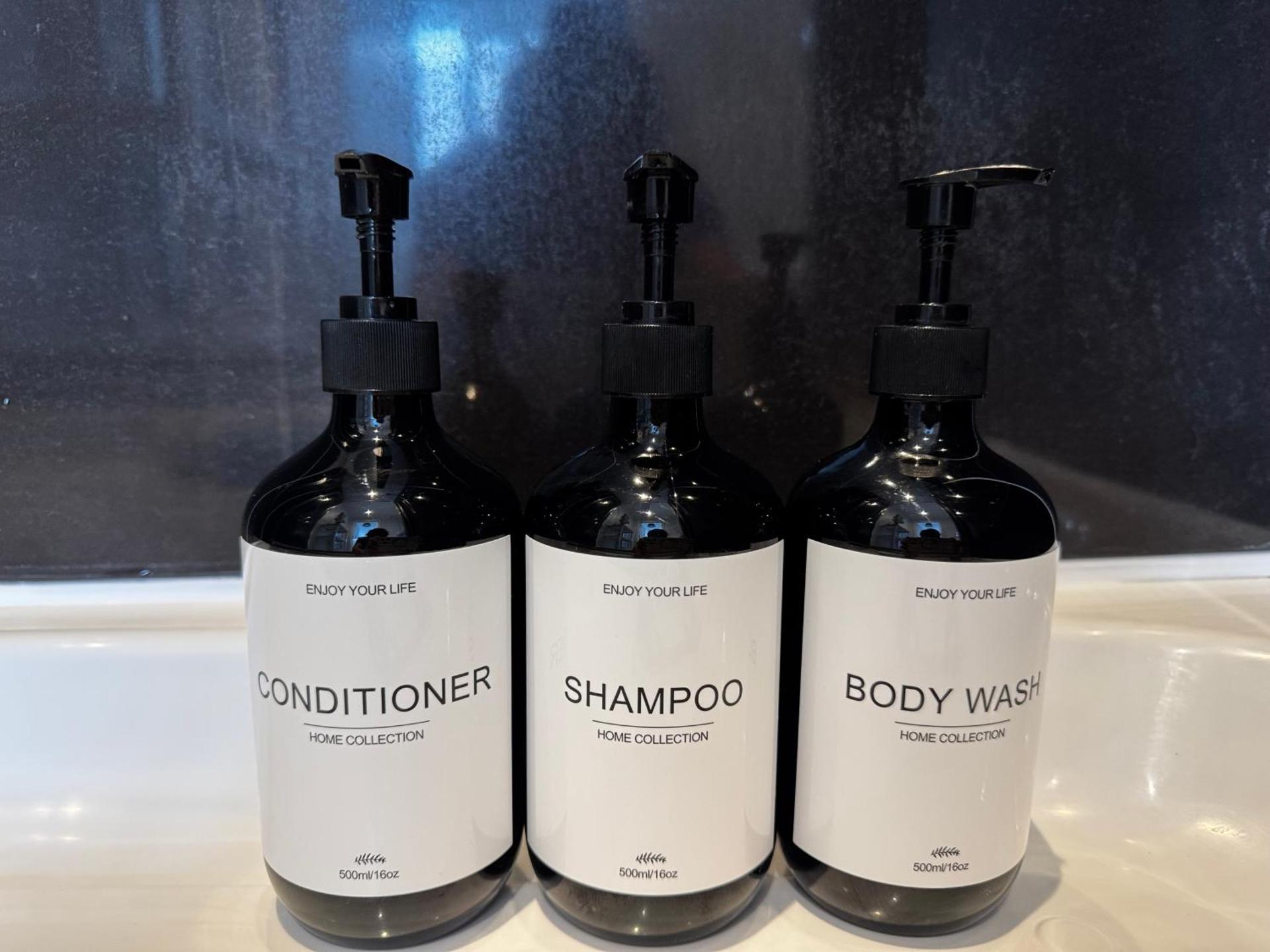 GreenGage Tree Stylish 2 Bedroom with Balcony & Parking