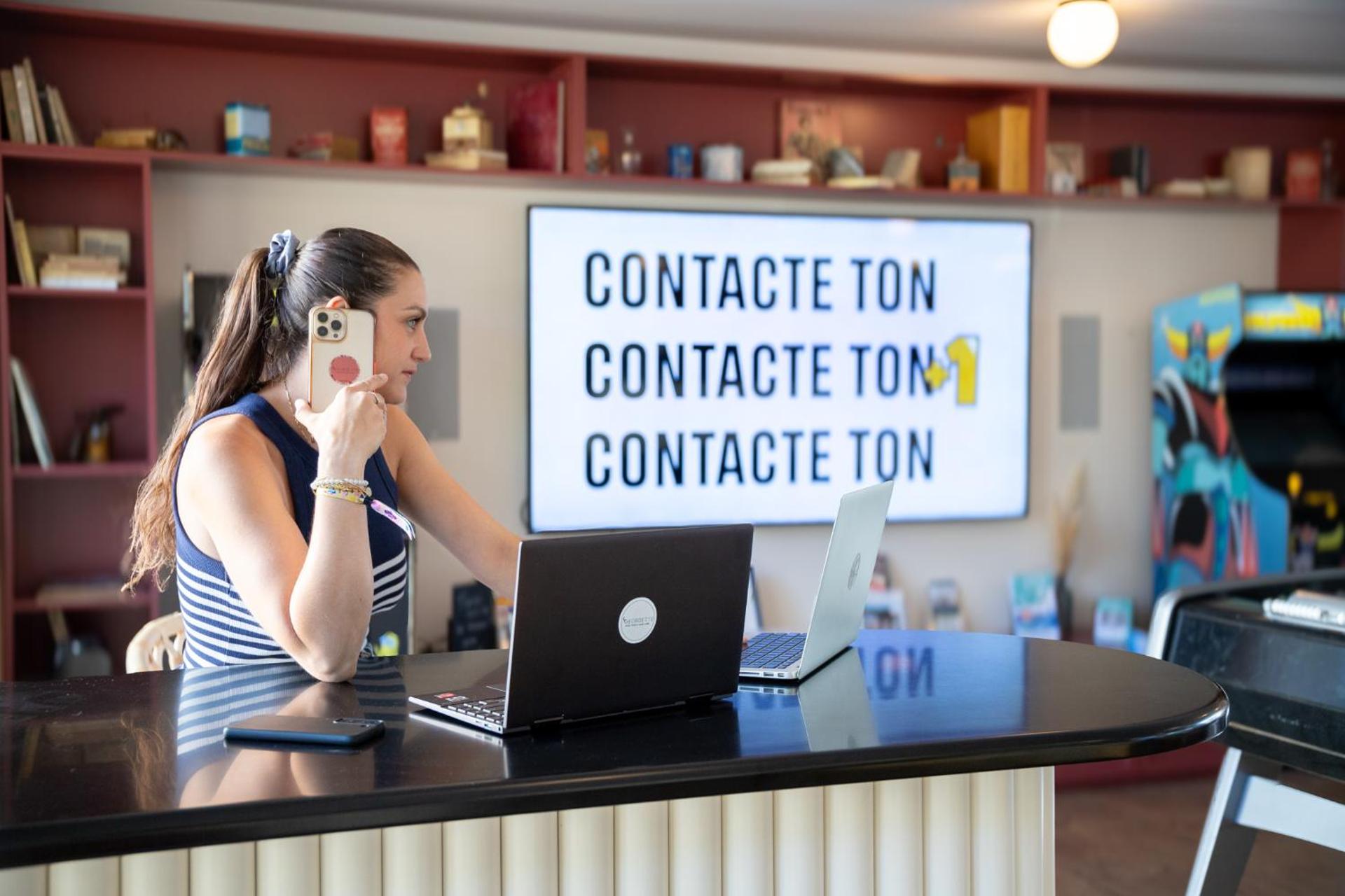 Communal lounge/ TV room