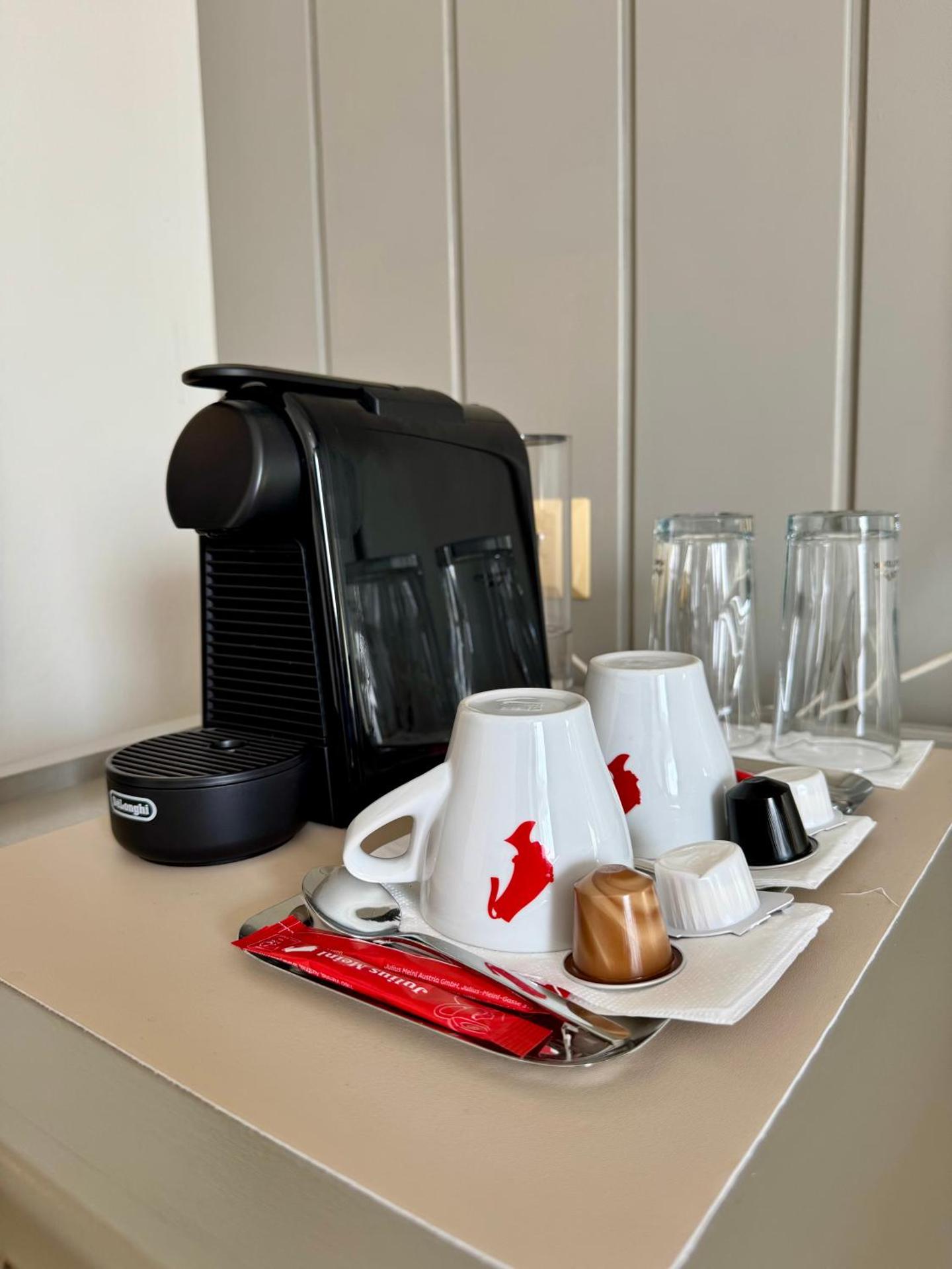 Coffee/tea facilities