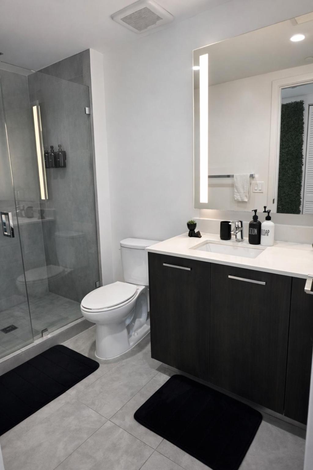 Downtown Miami 2Br 2Bath Oasis Bayside & Port of Miami Minutes Away