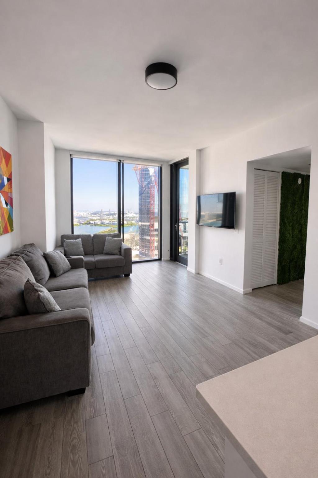 Downtown Miami 2Br 2Bath Oasis Bayside & Port of Miami Minutes Away