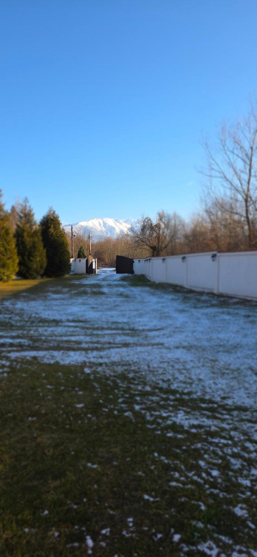 House - Sleeps up to 11 hot tub & free parking