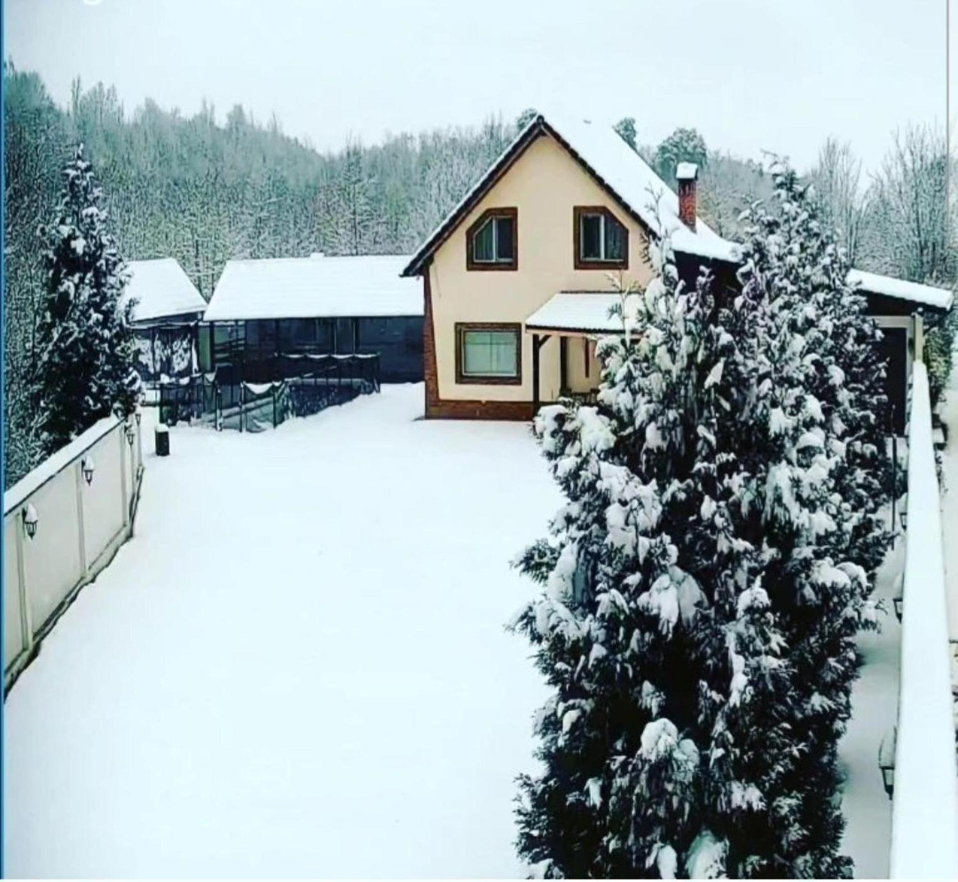 House - Sleeps up to 11 hot tub & free parking