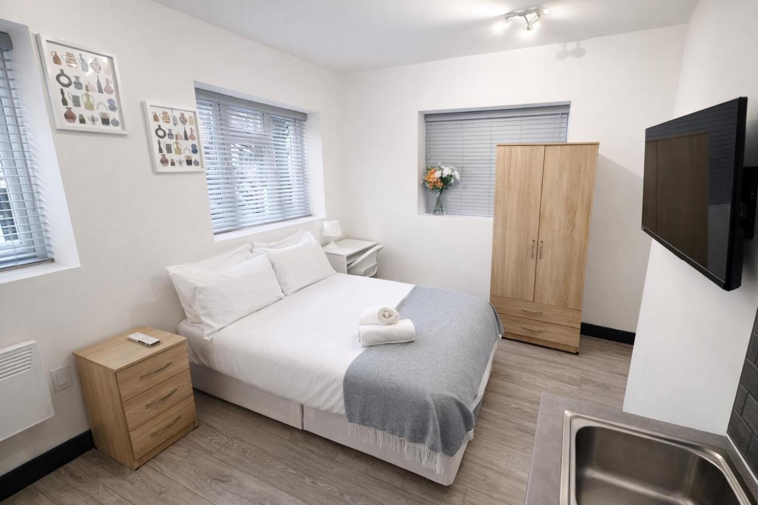 Highbury Modern Self Contained Studios Private Self Check-in 15 Min to Central London
