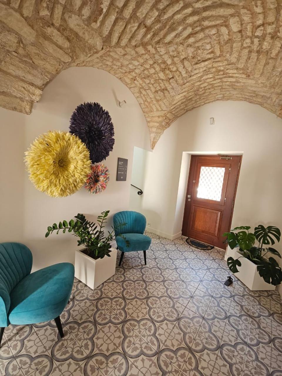 Eleven, Boutique luxury house & garden