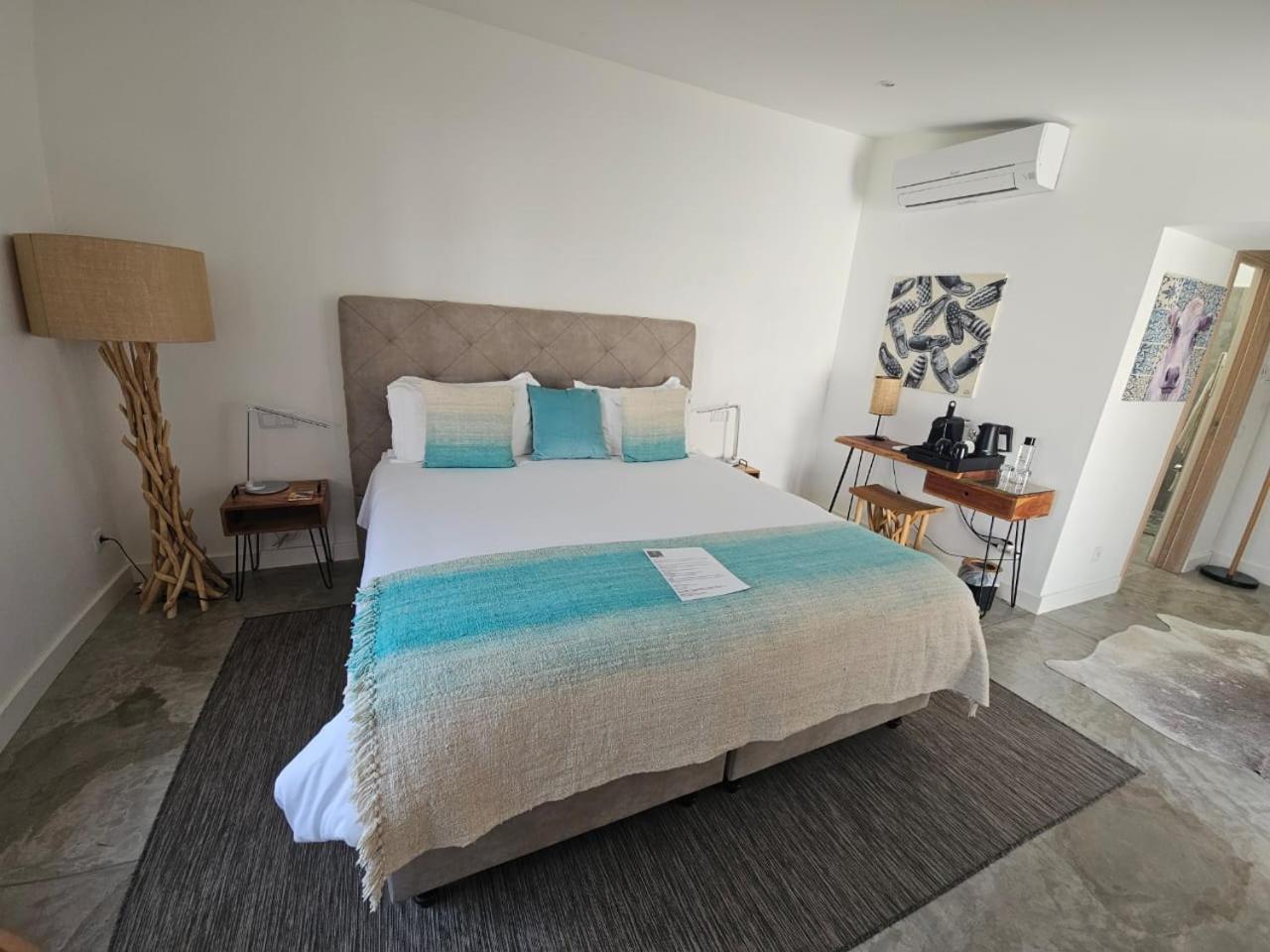 Eleven, Boutique luxury house & garden