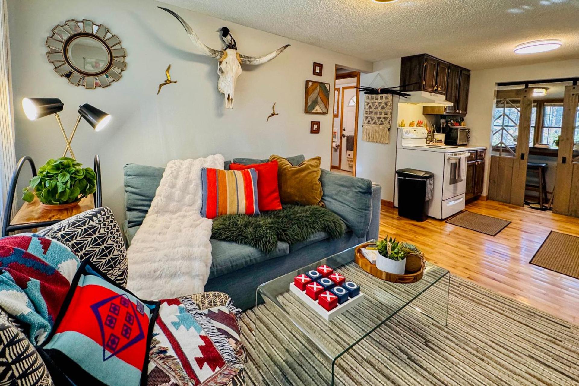 Hot Tub and Stone Fire Pit Smoky Mountain Oasis!