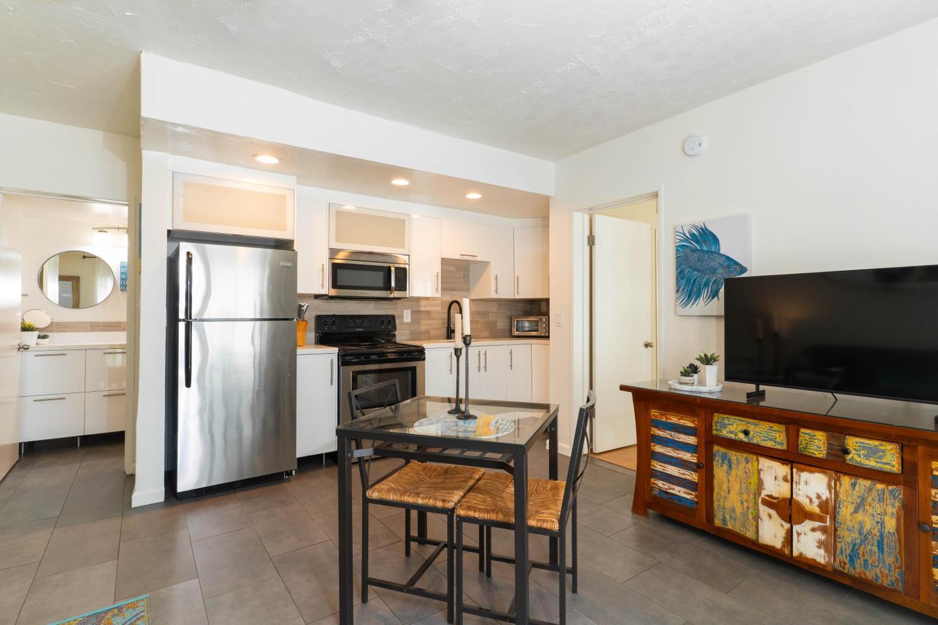 Kitchen or kitchenette