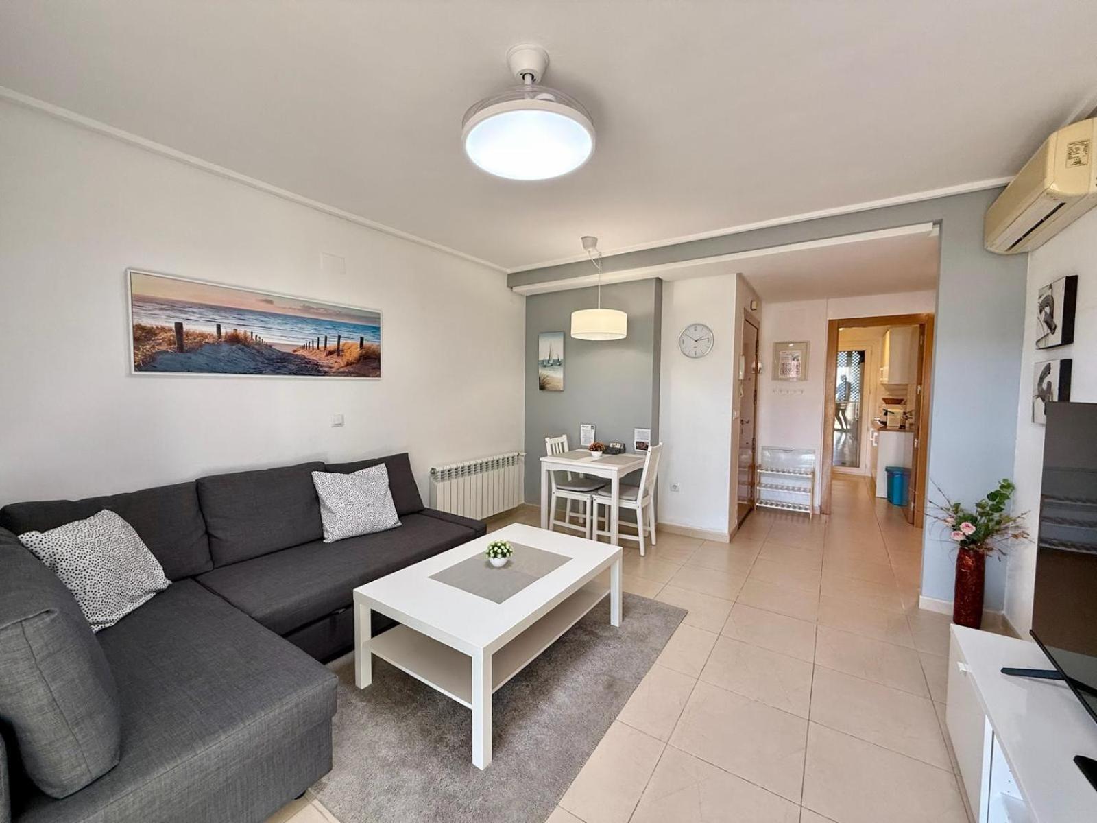 Communal lounge/ TV room