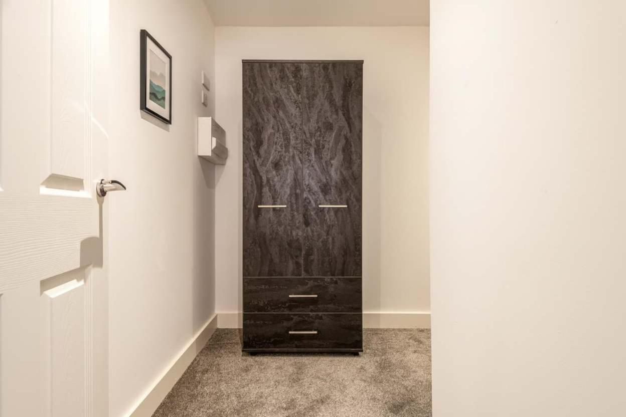 Modern Studio Apartment in Central Rotherham