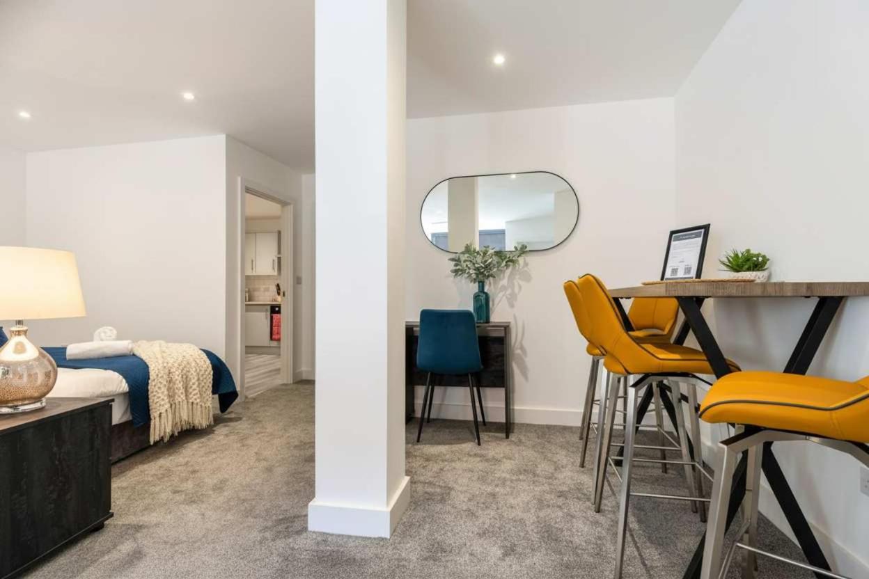 Modern Studio Apartment in Central Rotherham