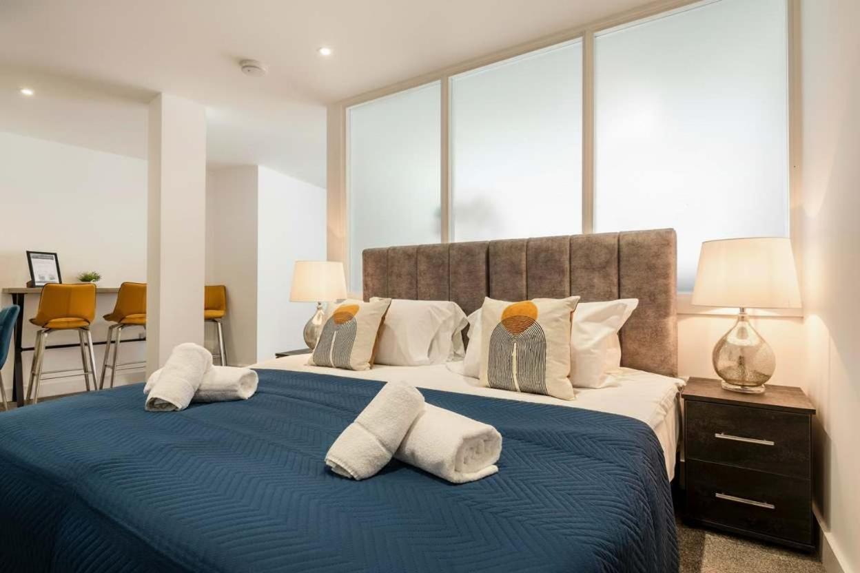 Modern Studio Apartment in Central Rotherham