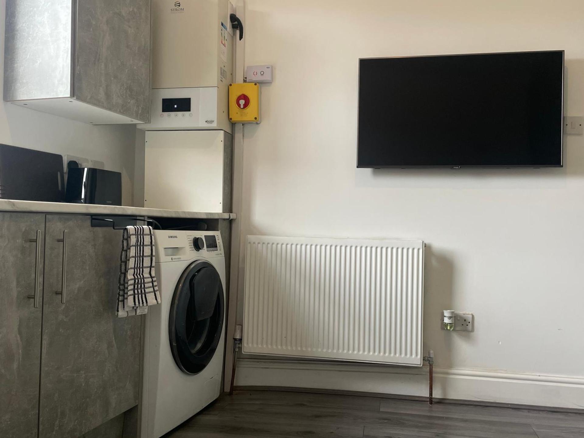 Amazing - 1BDR - Free Street Parking