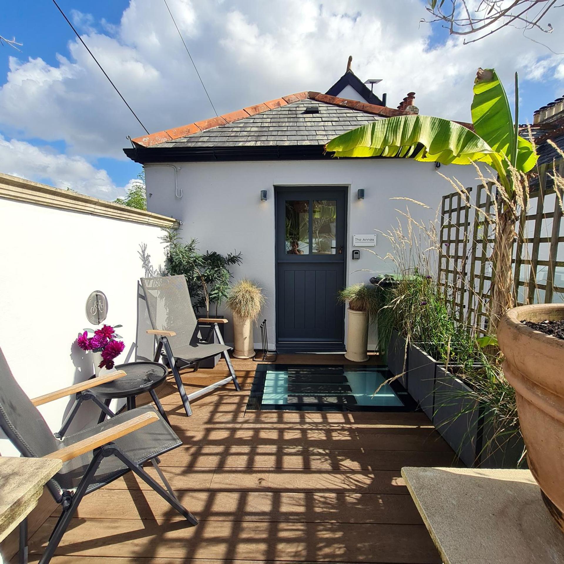 THE ANNEX, Lostwithiel Small Double Bed, Private Parking, Quiet Location