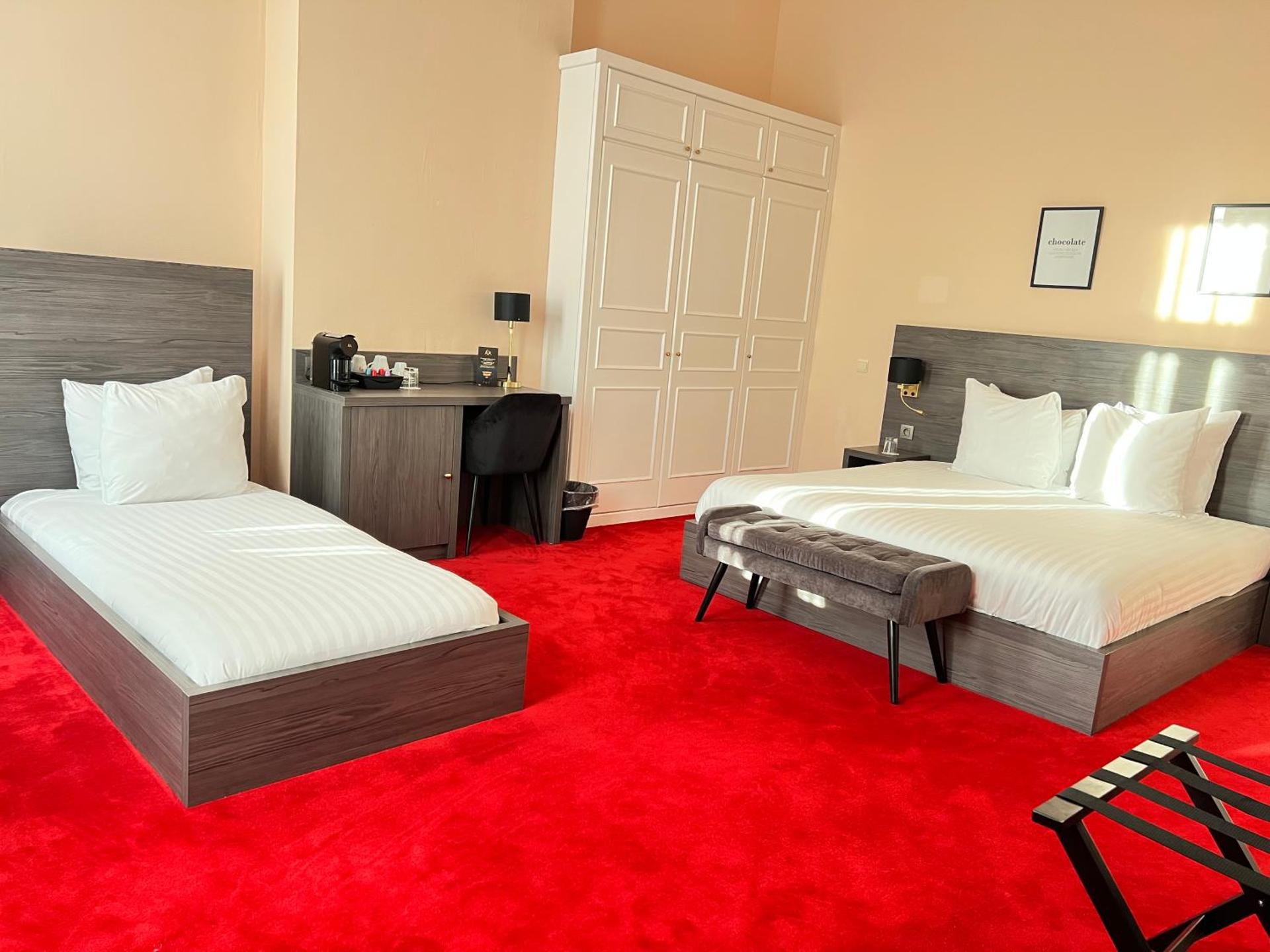 Triple Room with City View