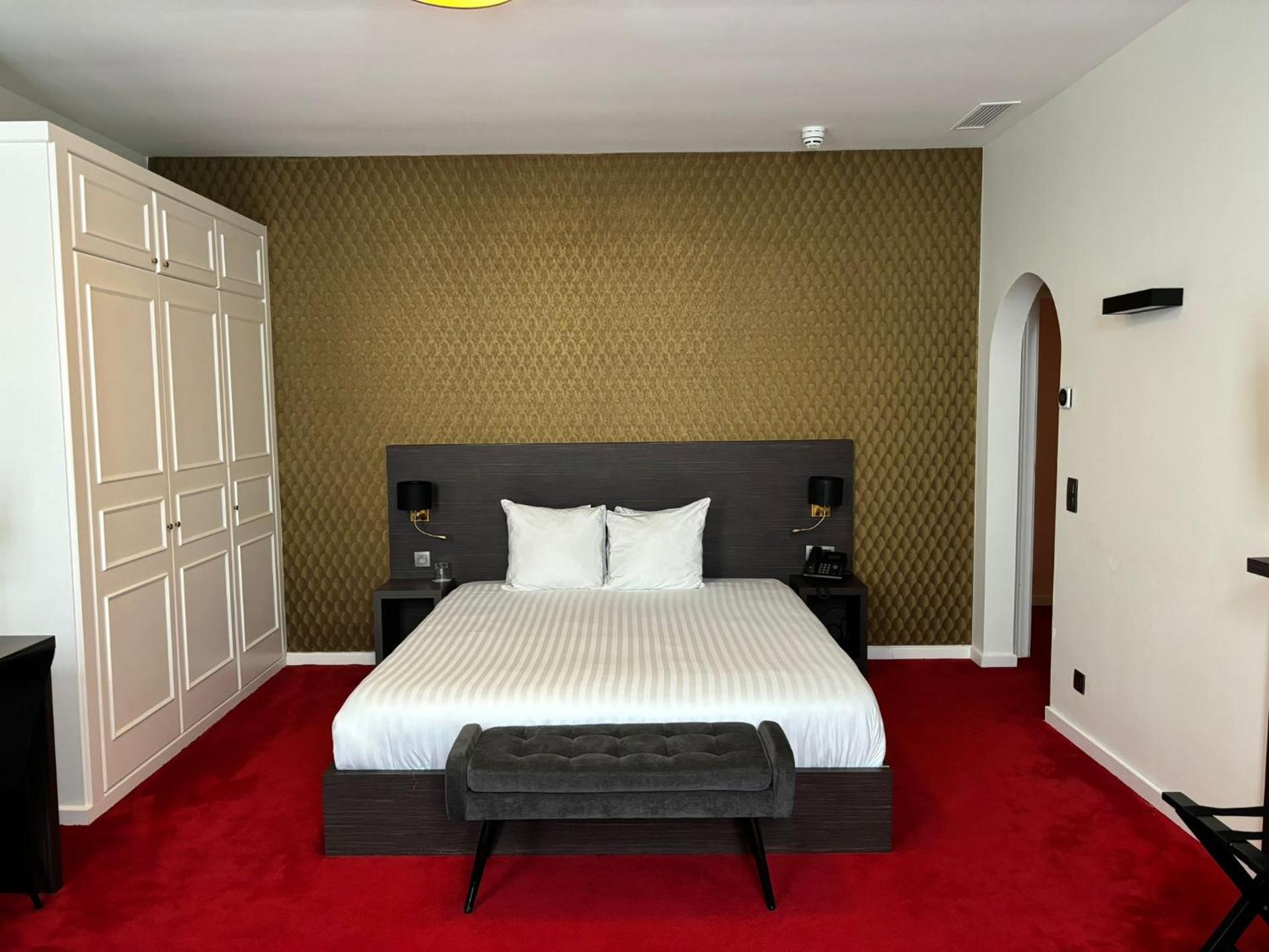 Triple Room with City View