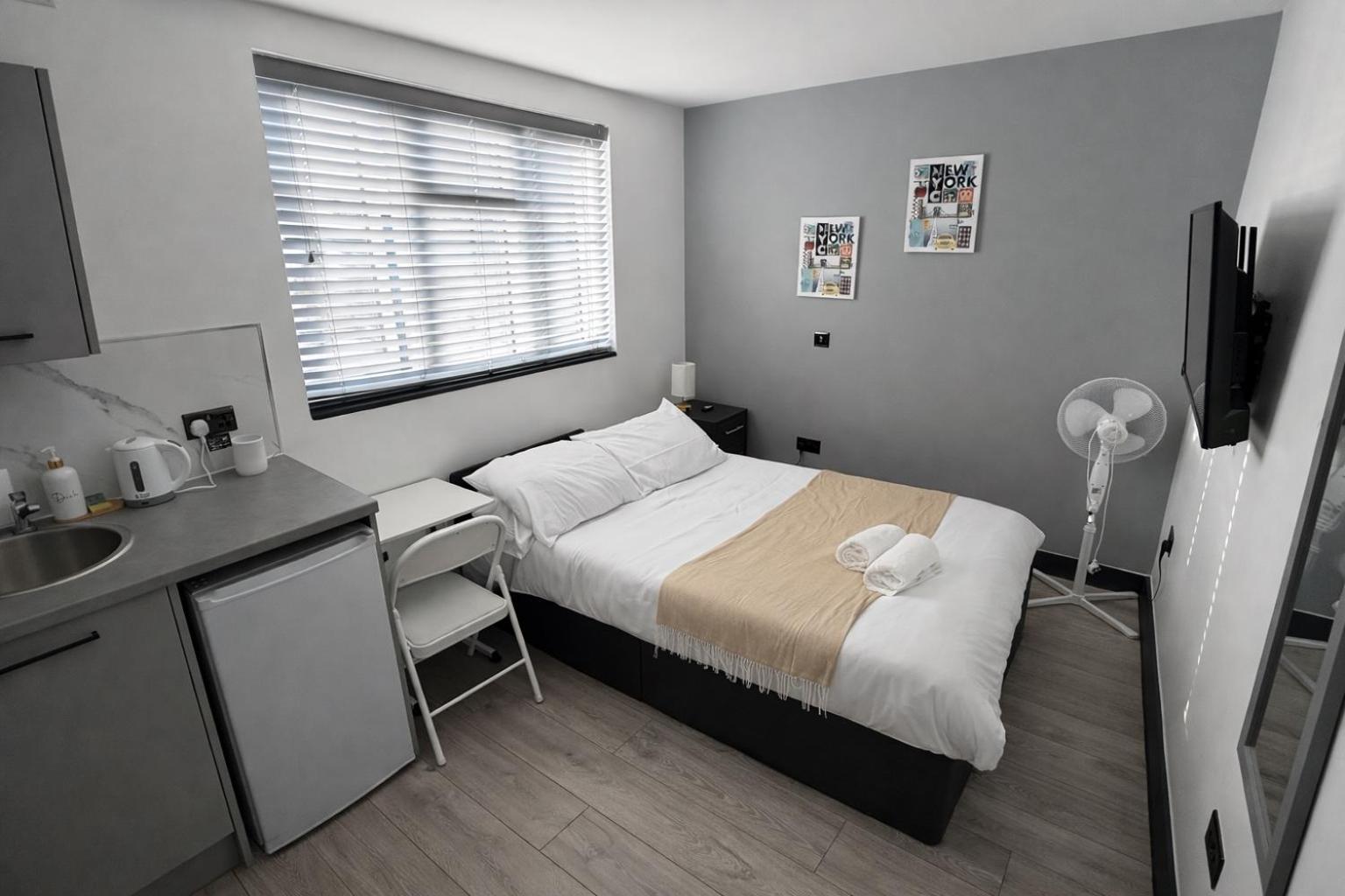 Streatham Deluxe Self Contained Studios Bus Stop at the Door 20 Min to Central London Free Street Parking