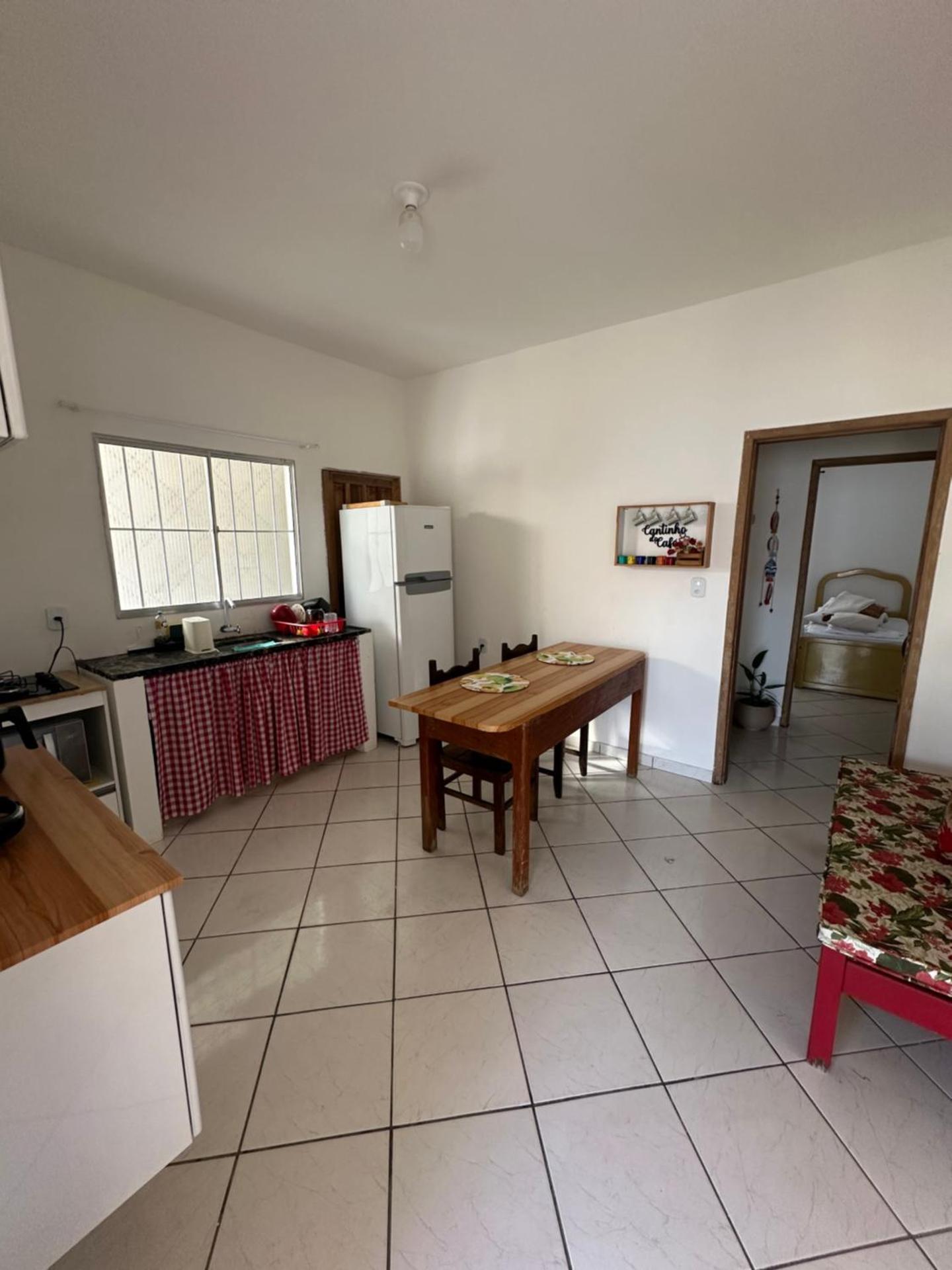 Casinha a 100 metros da praia